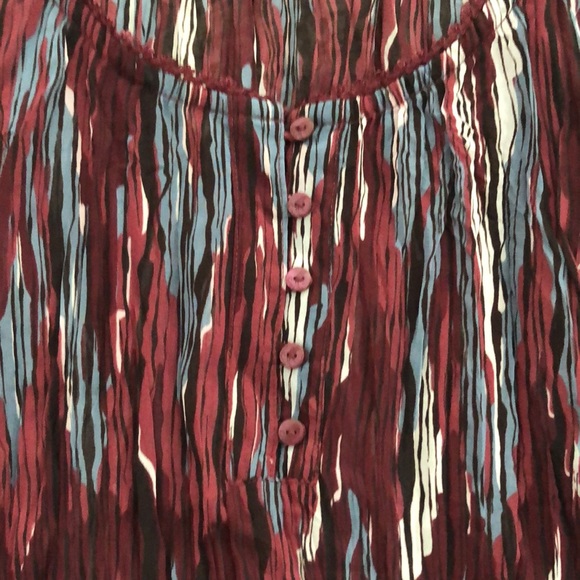 Red/ blue patterned short sleeve blouse with buttons, sOliver Brand, Eur38/US8 - Picture 3 of 7